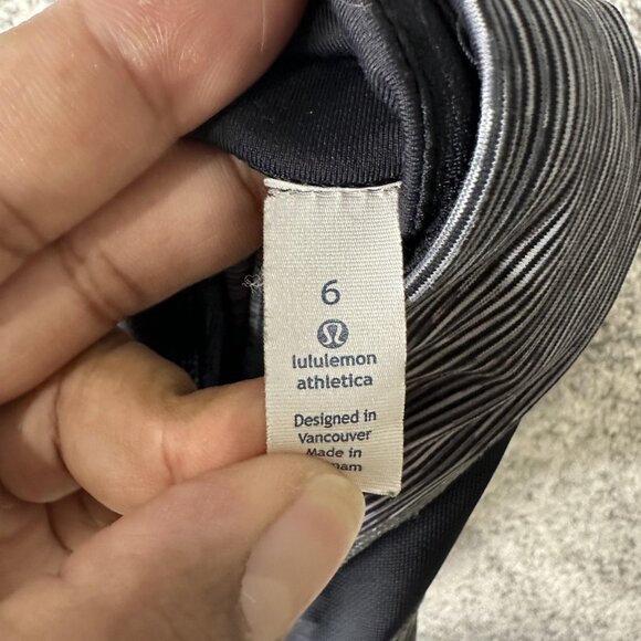 Lululemon Pants Womens 6 Gray Black Running Leggings Zip Pockets Mesh Panel - Picture 8 of 9